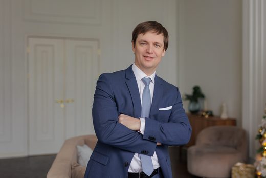 Михаил Попов
